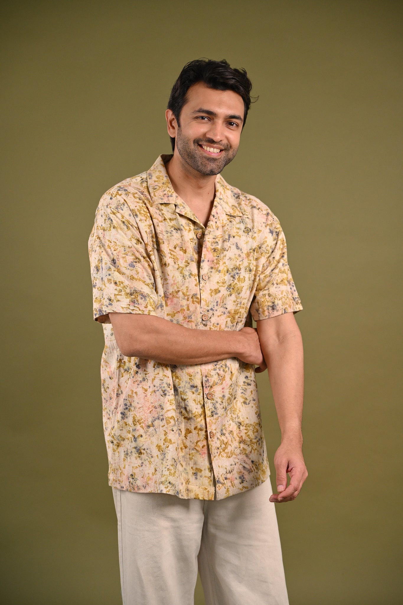 Iris Shirt – A breathable, slow-fashion piece featuring delicate eco-prints of madder root, rose petals, and marigold petals on soft, sustainable Kala Cotton.